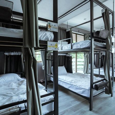 420 Hostel - Ekkamai Buds & Beds Бангкок Екстер'єр фото