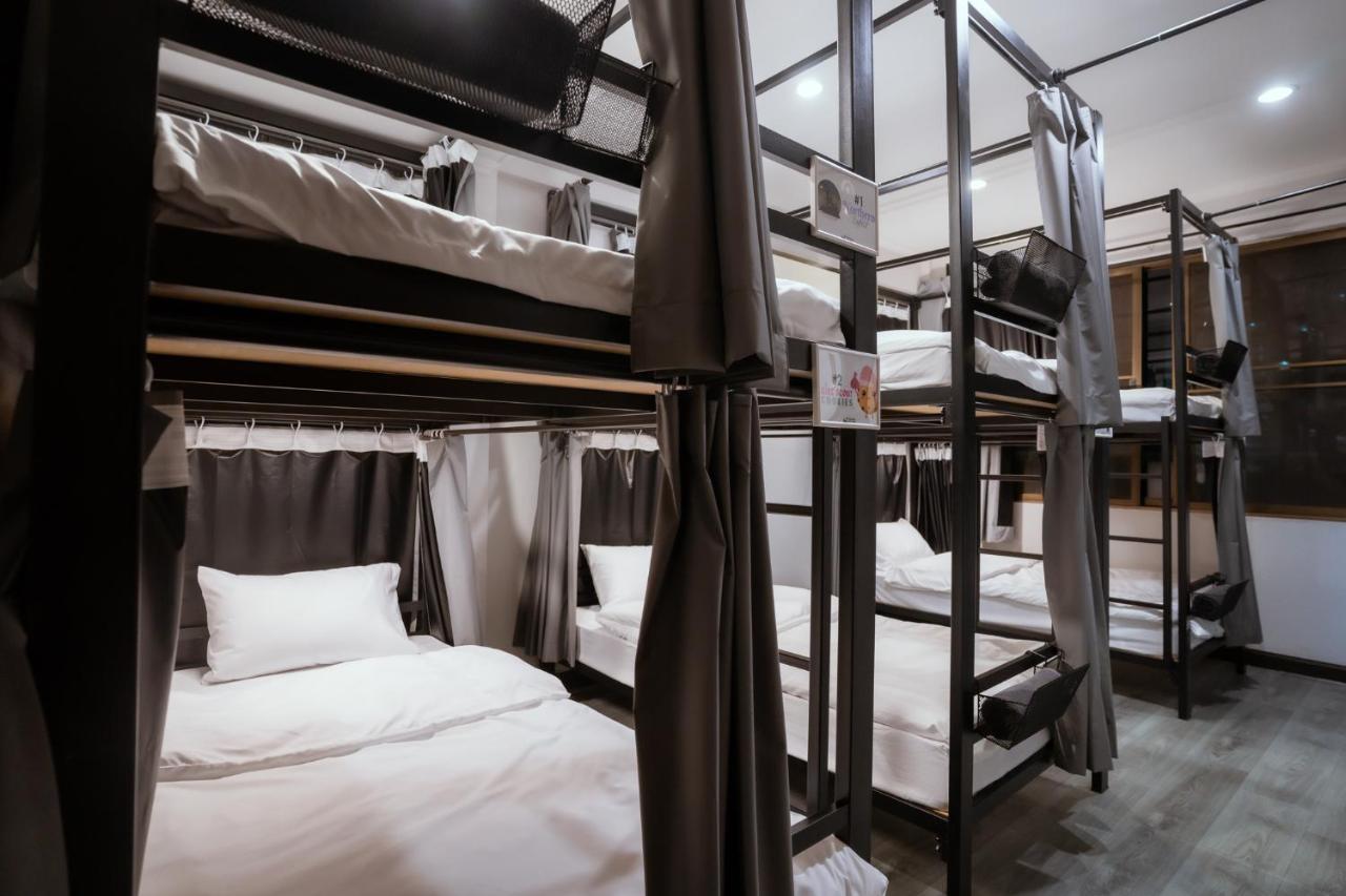 420 Hostel - Ekkamai Buds & Beds Бангкок Екстер'єр фото