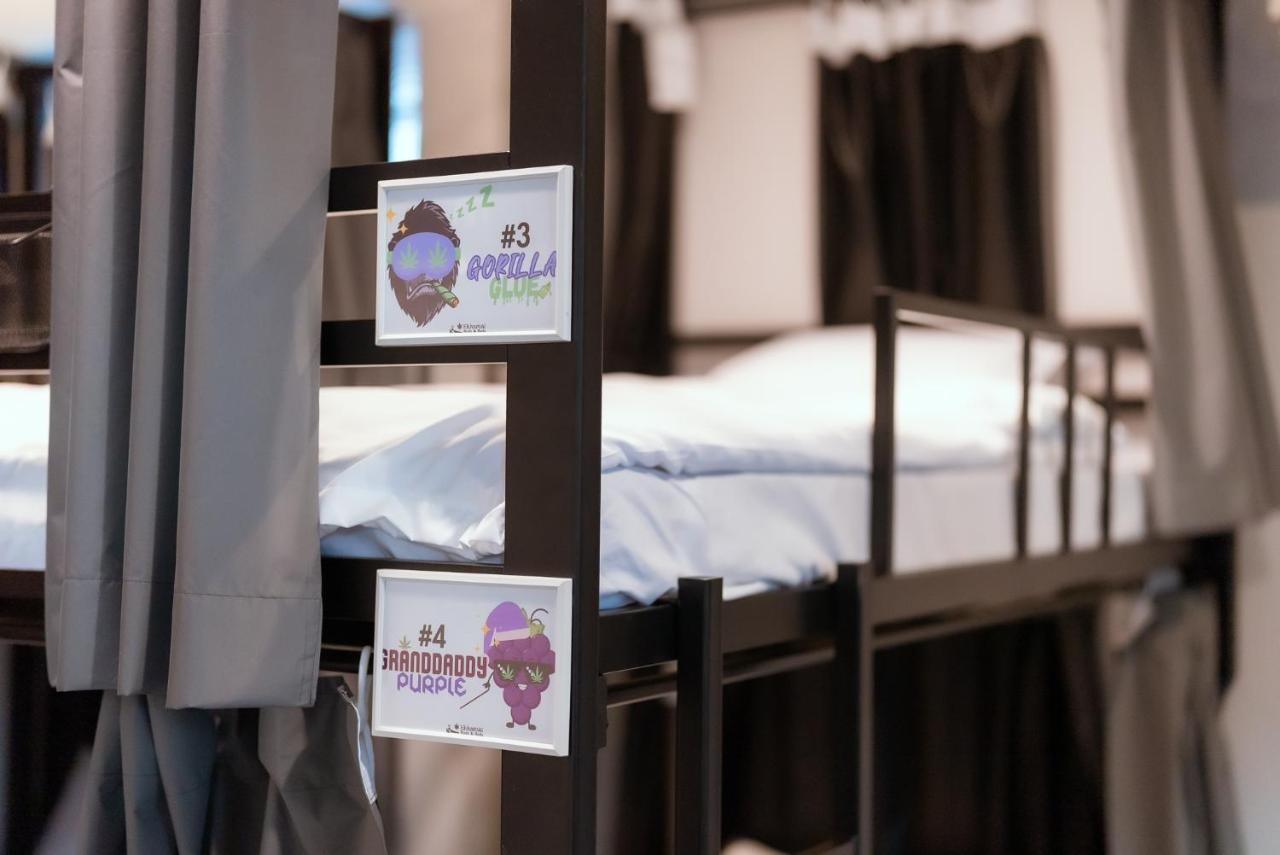 420 Hostel - Ekkamai Buds & Beds Бангкок Екстер'єр фото