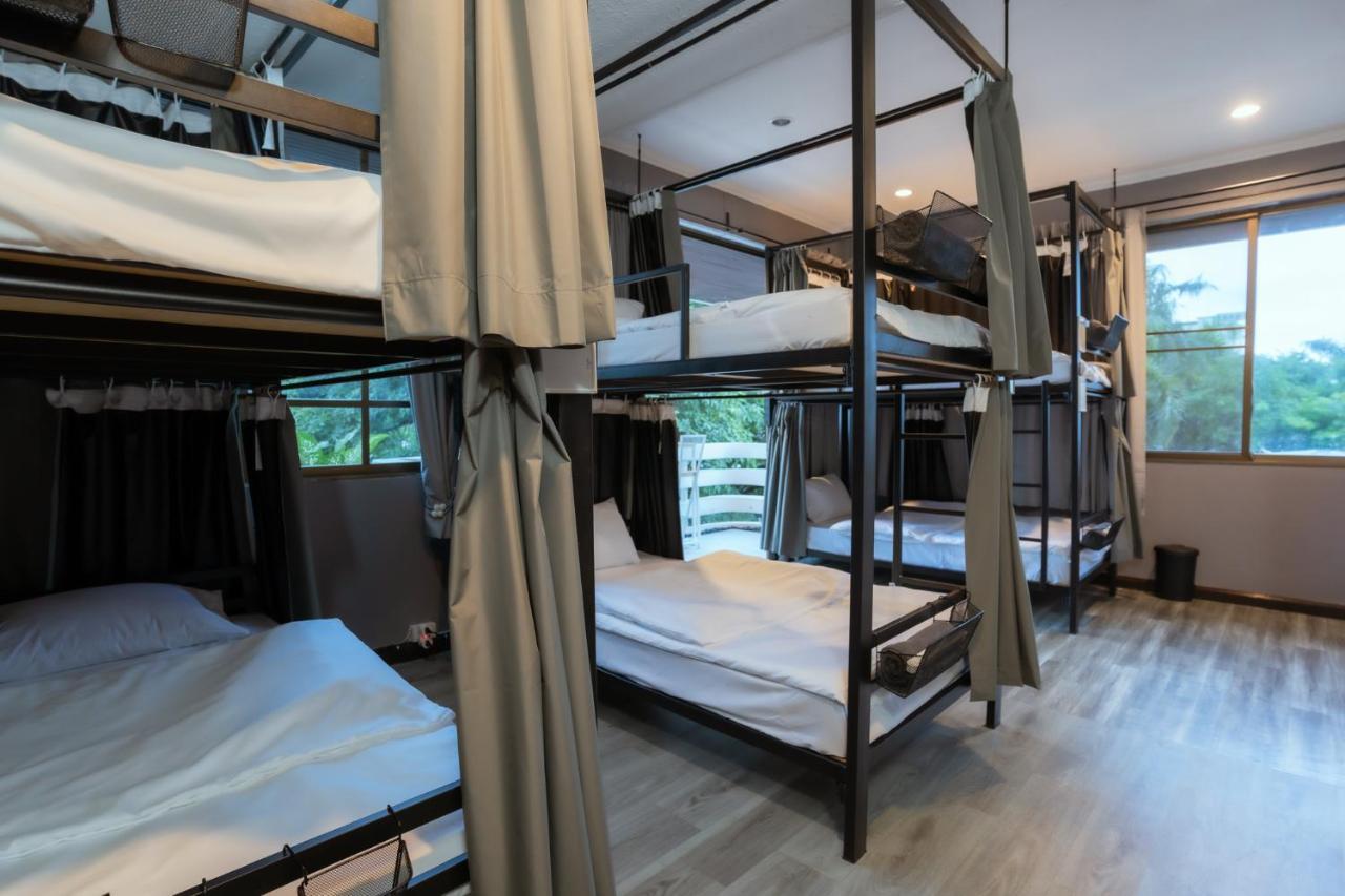420 Hostel - Ekkamai Buds & Beds Бангкок Екстер'єр фото
