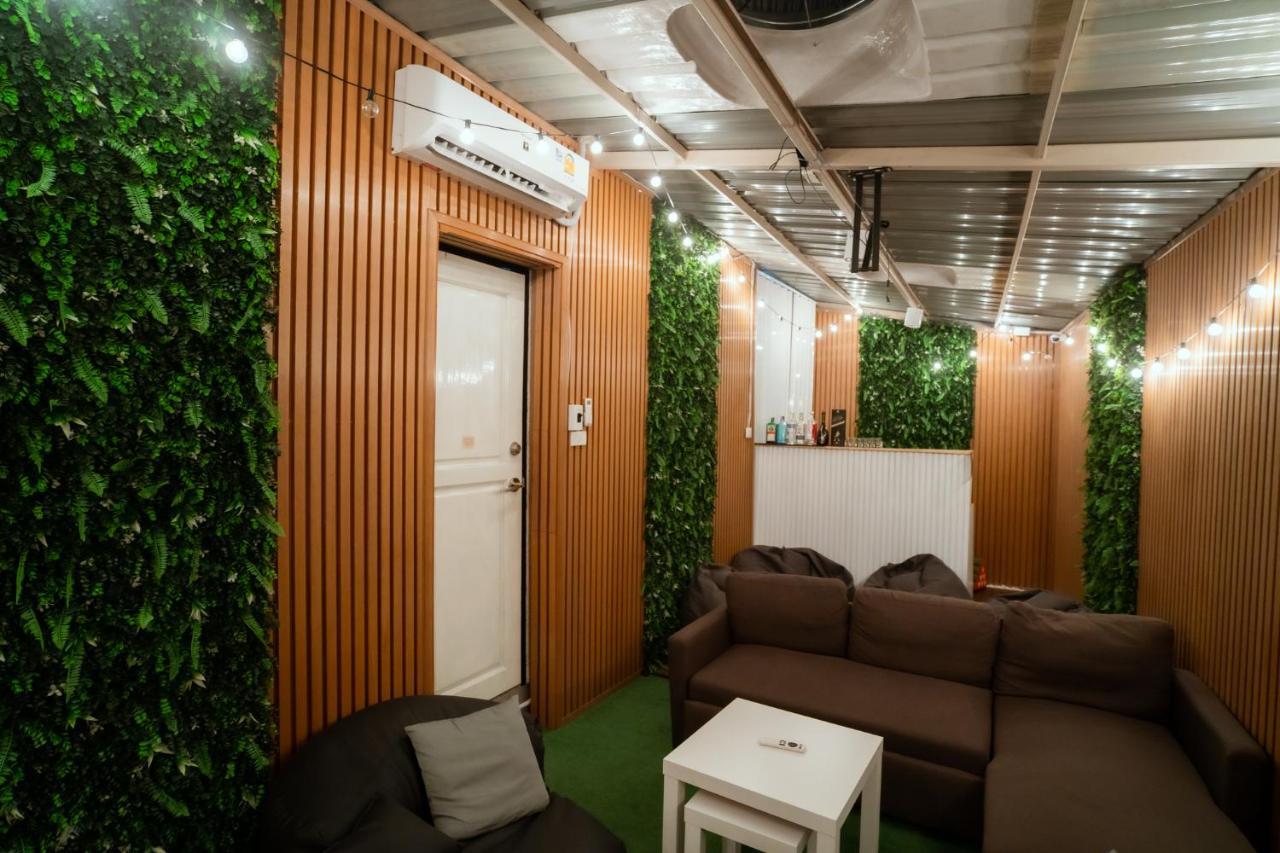 420 Hostel - Ekkamai Buds & Beds Бангкок Екстер'єр фото