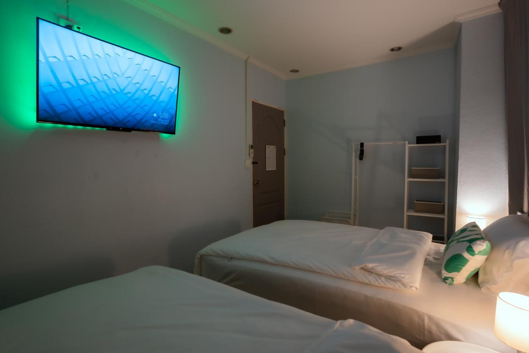 420 Hostel - Ekkamai Buds & Beds Бангкок Екстер'єр фото