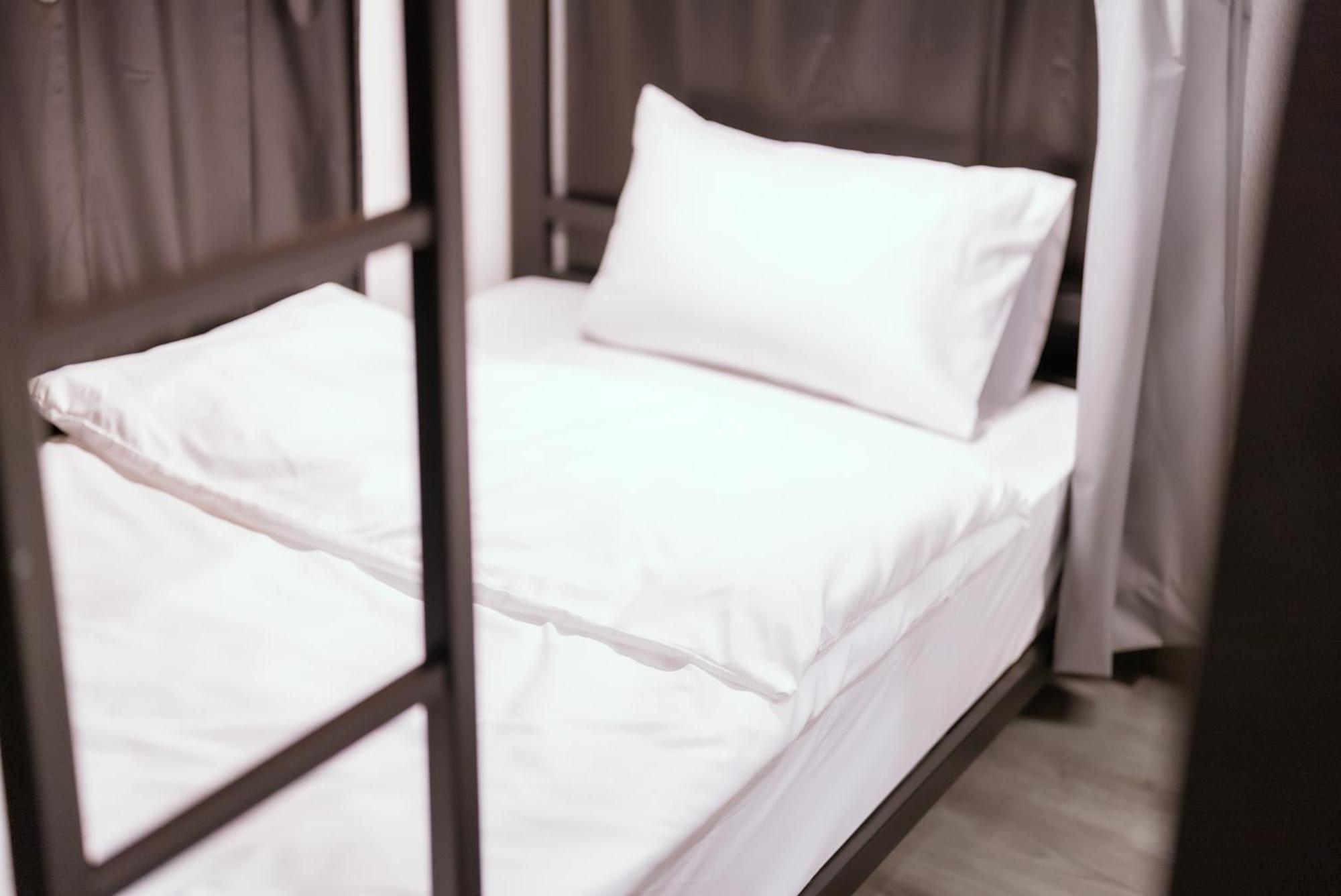 420 Hostel - Ekkamai Buds & Beds Бангкок Екстер'єр фото