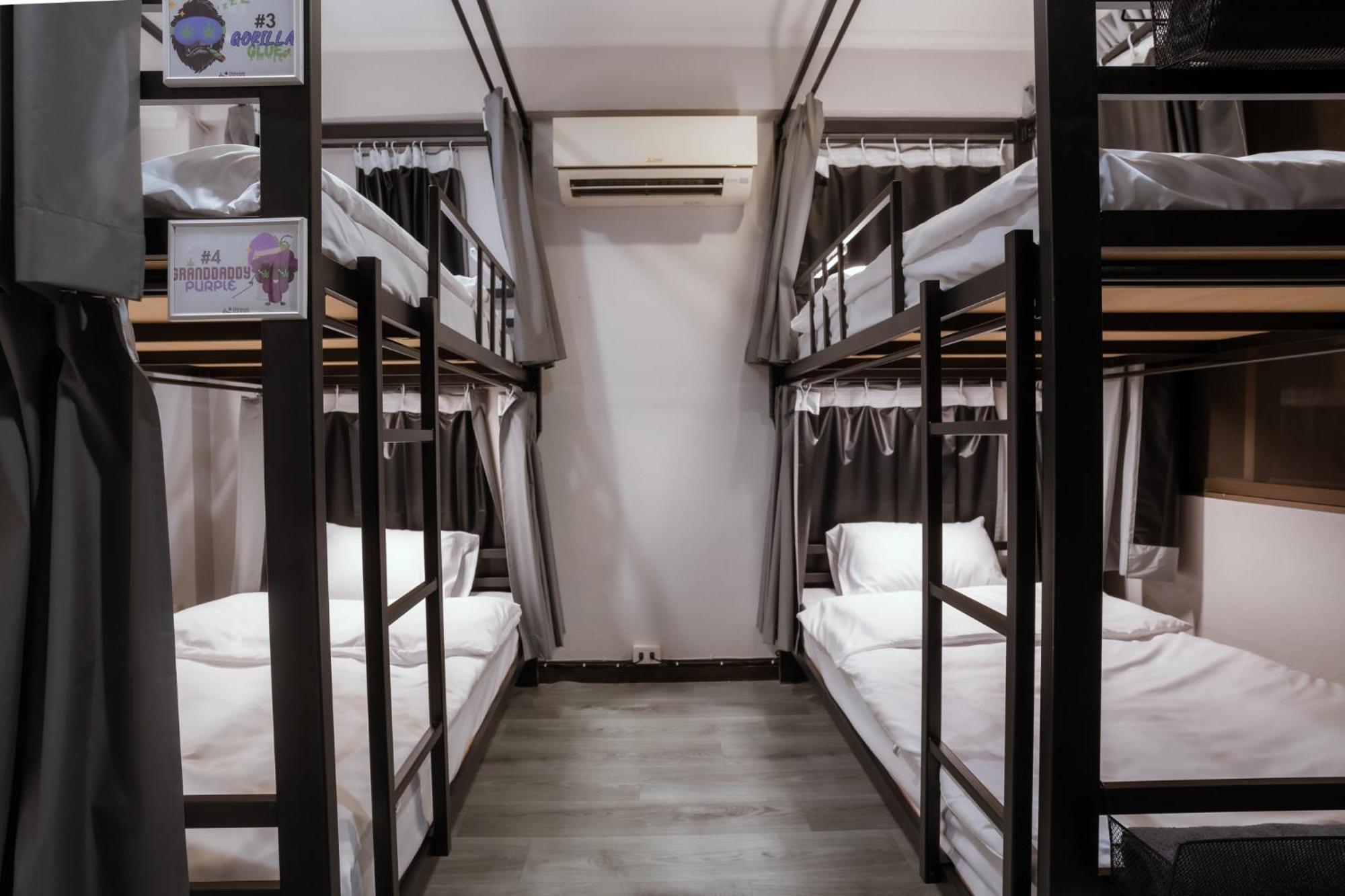 420 Hostel - Ekkamai Buds & Beds Бангкок Екстер'єр фото