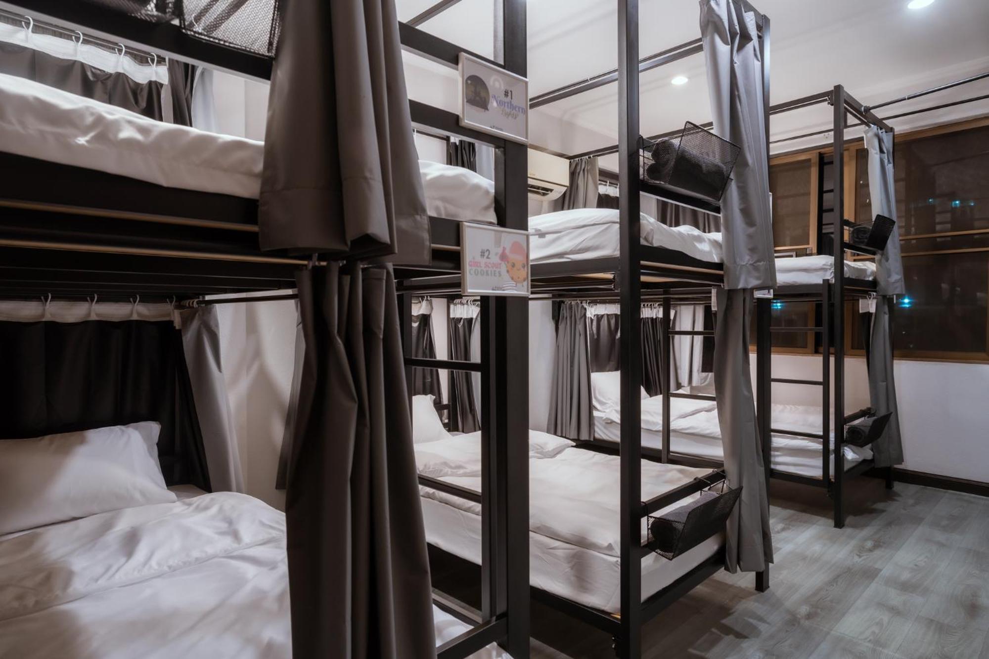 420 Hostel - Ekkamai Buds & Beds Бангкок Екстер'єр фото