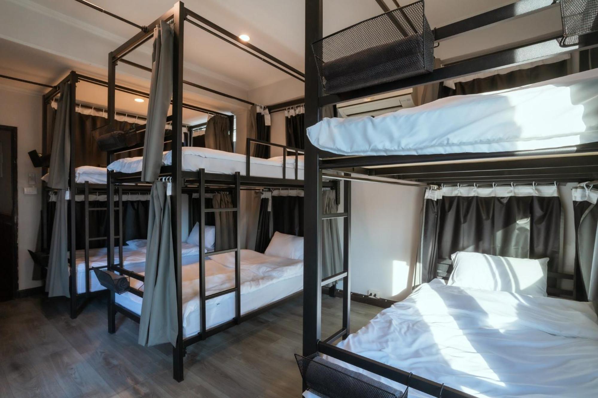 420 Hostel - Ekkamai Buds & Beds Бангкок Екстер'єр фото